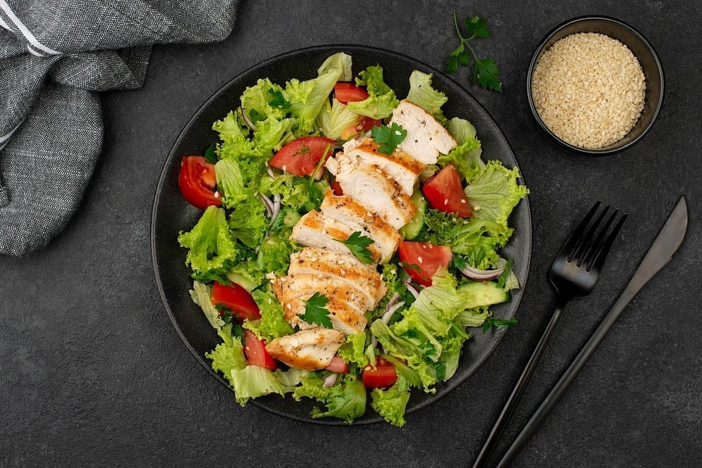 Switch to foods that are good for liver health (Image via Freepik)